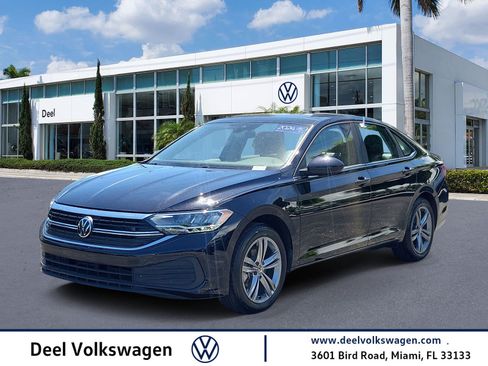 Certified 2024 Volkswagen Jetta SE w/ Panoramic Sunroof Package FWD image 1