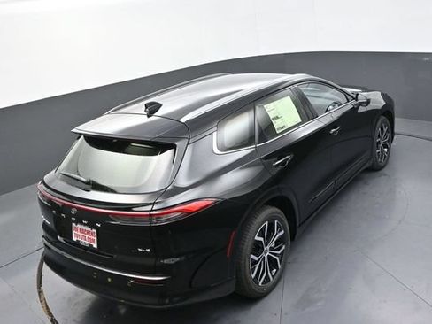 Certified 2025 Toyota Crown Signia AWD/4WD image 28