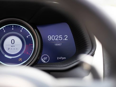 Used 2021 Aston Martin DB11 Volante RWD image 37