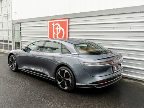 Used 2024 Lucid Air Touring AWD/4WD image 37