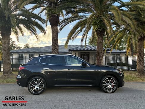 Used 2018 Maserati Levante S GranLusso image 14