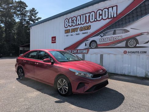 Used 2024 Kia Forte LXS w/ LXS Technology Package FWD image 1