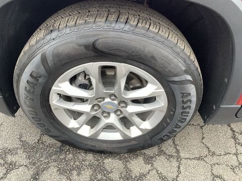 Certified 2021 Chevrolet Traverse LT image 32