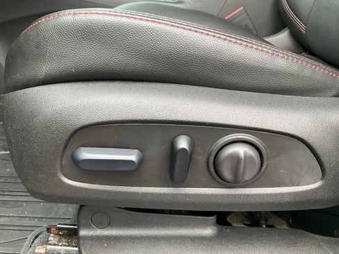 Used 2024 Chevrolet Equinox RS w/ RS Leather Package image 27