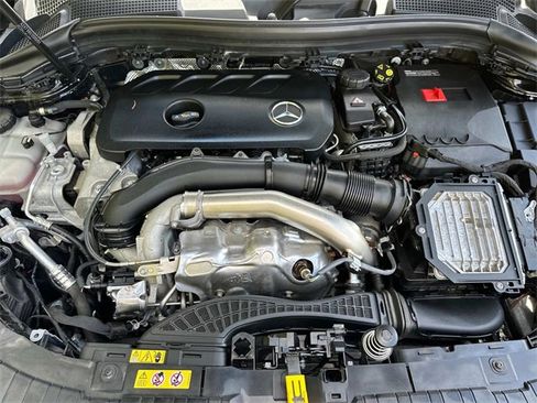 Certified 2025 Mercedes-Benz GLA 250 4MATIC image 10