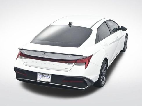 Used 2025 Hyundai Elantra SEL FWD image 35