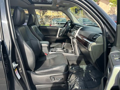 Used 2017 Toyota 4Runner Limited AWD/4WD image 30