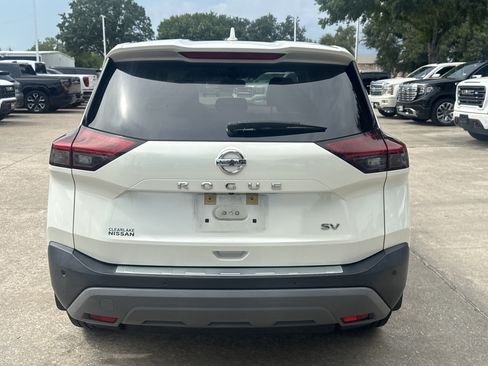 Used 2021 Nissan Rogue SV FWD image 11