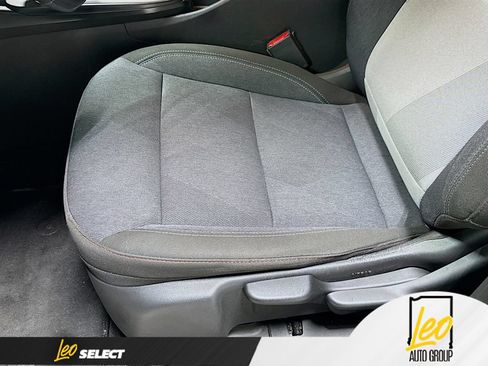 Used 2024 Chevrolet Trax RS w/ Sunroof Package FWD image 21