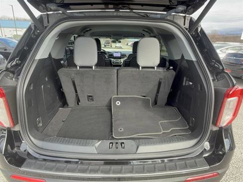 Certified 2023 Ford Explorer XLT w/ Equipment Group 202A image 4
