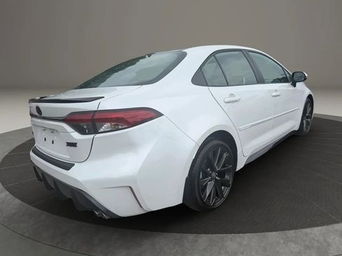 Used 2025 Toyota Corolla XSE FWD image 5