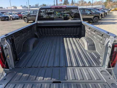 Certified 2025 GMC Sierra 2500 SLT w/ SLT Premium Package image 33