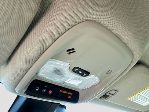 Used 2025 Buick Encore GX Preferred image 18