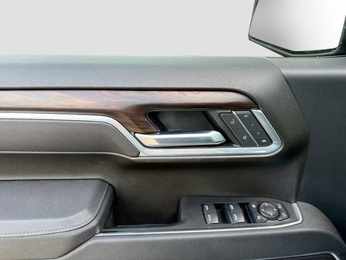 Used 2026 GMC Sierra 1500 SLT image 2