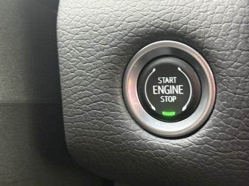 Used 2024 GMC Yukon Denali w/ Denali Reserve Package image 31