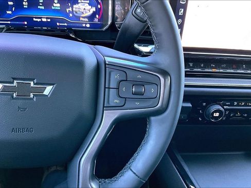 Used 2025 Chevrolet Silverado 2500 ZR2 w/ Technology Package image 8