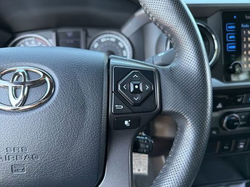 Used 2017 Toyota Tacoma TRD Sport w/ Premium & Technology Package AWD/4WD image 19