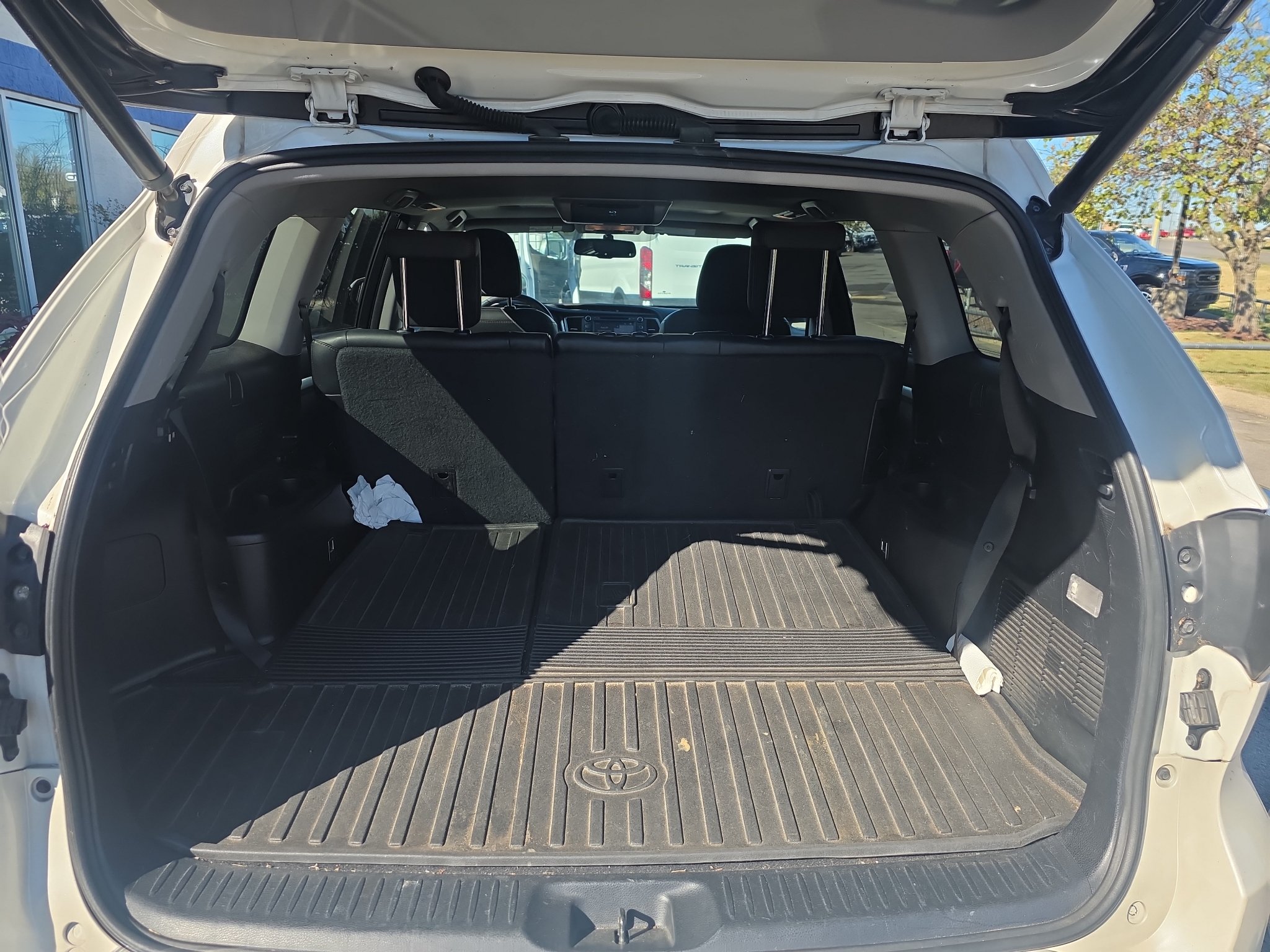 Used 2015 Toyota Highlander XLE FWD image 13