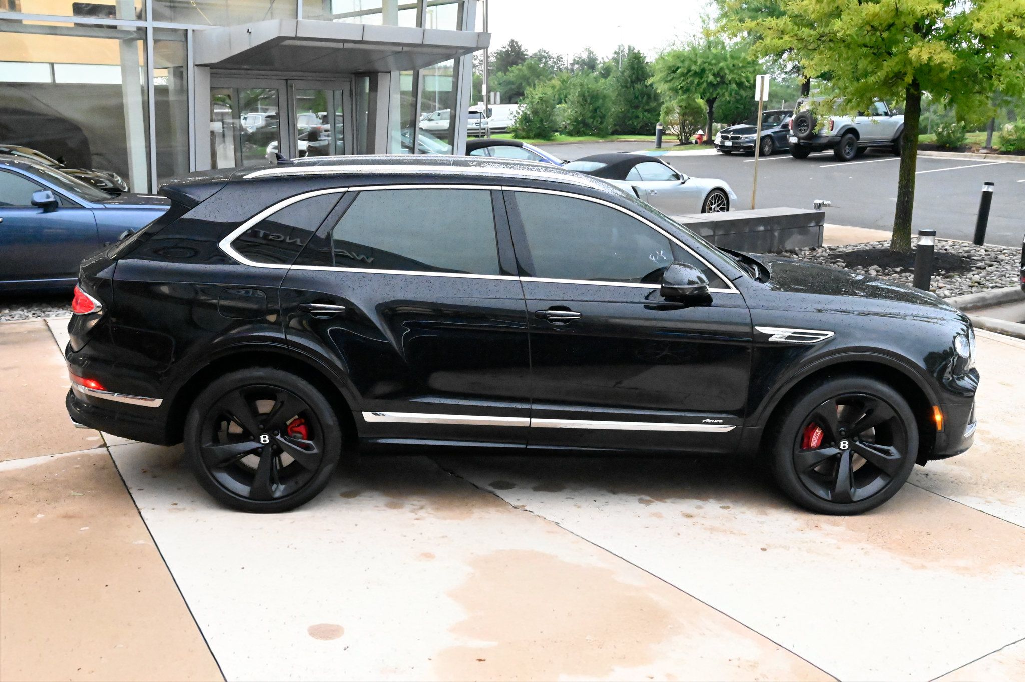 Used 2025 Bentley Bentayga AWD/4WD image 4