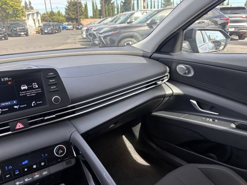 Used 2026 Hyundai Elantra Hybrid FWD image 34