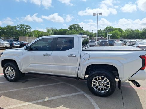 Used 2026 Toyota Tacoma Limited image 9