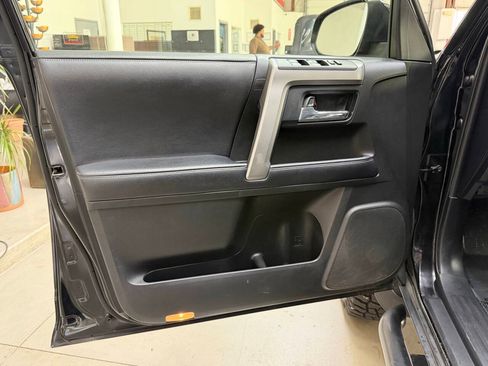 Used 2019 Toyota 4Runner SR5 Premium AWD/4WD image 10