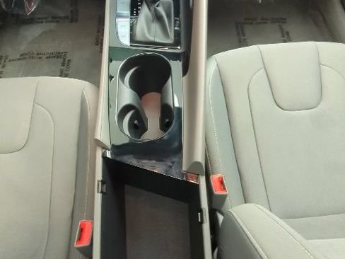 Used 2025 Hyundai Elantra SEL FWD image 23