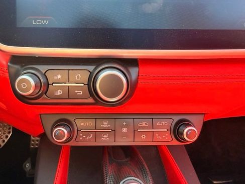 Used 2020 Ferrari Portofino RWD image 31