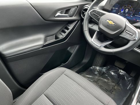 Used 2025 Chevrolet Equinox LT FWD image 39