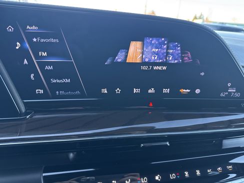 Used 2023 Cadillac Escalade ESV Premium Luxury Platinum image 25