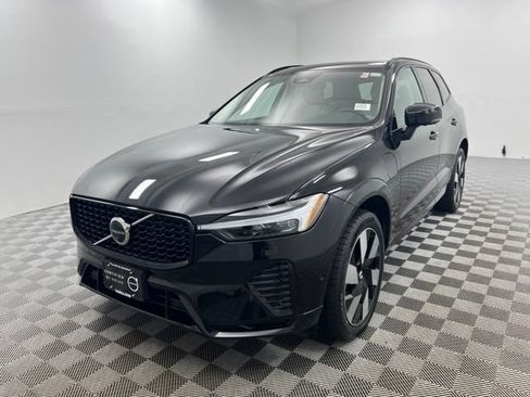 Used 2024 Volvo XC60 T8 Plus w/ Protection Package Premier AWD/4WD image 2
