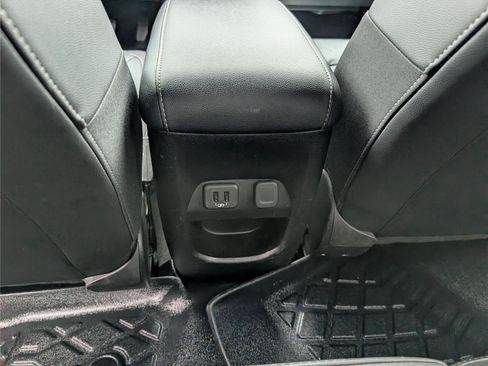 Used 2022 Chevrolet Colorado ZR2 AWD/4WD image 18