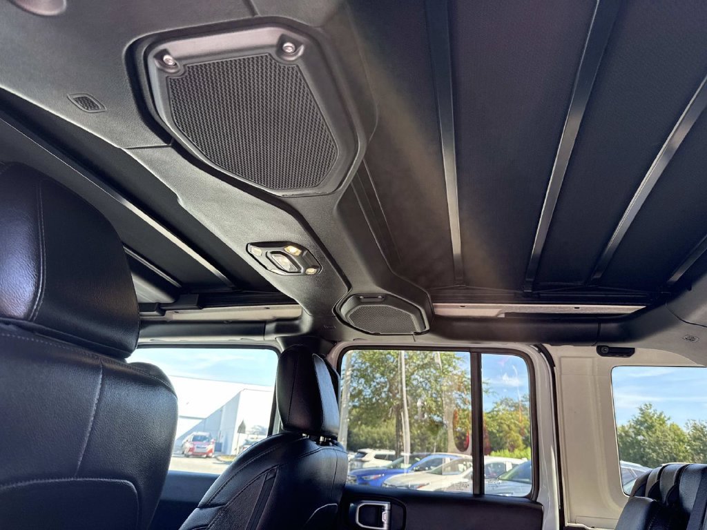 Used 2021 Jeep Wrangler Unlimited Sahara AWD/4WD image 19