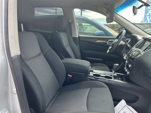Used 2017 Nissan Pathfinder S image 12