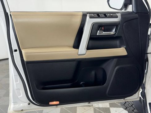 Used 2019 Toyota 4Runner SR5 Premium AWD/4WD image 29