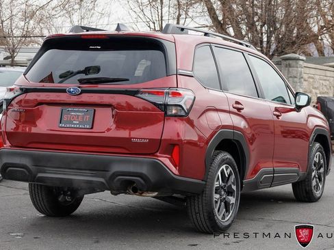 Used 2025 Subaru Forester Premium image 16