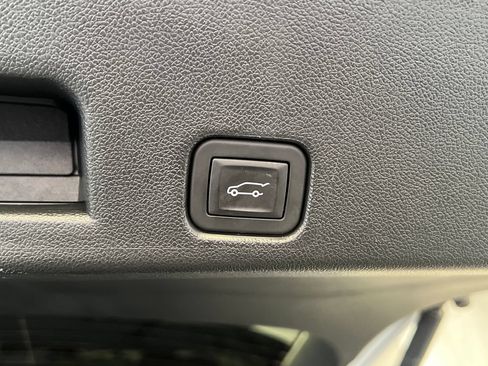 Used 2024 Chevrolet Traverse Z71 w/ Enhanced Driving Package AWD/4WD image 46
