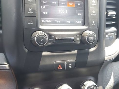 Used 2020 RAM 5500 Tradesman w/ Chrome Appearance Group AWD/4WD image 18
