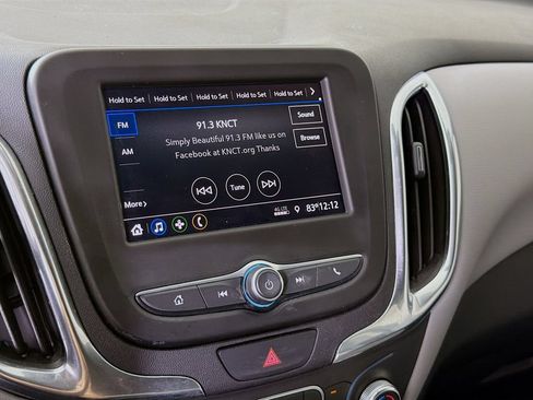 Used 2020 Chevrolet Equinox LS FWD image 17