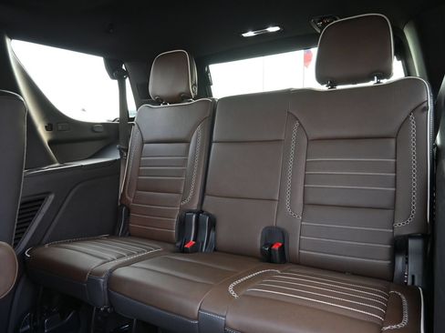 Used 2025 GMC Yukon Denali Ultimate AWD/4WD image 21