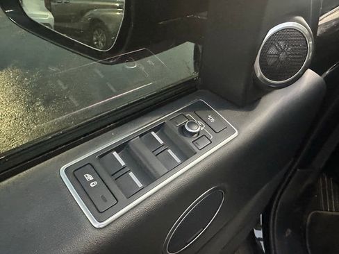 Used 2017 Land Rover Range Rover Long Wheelbase Supercharged image 28