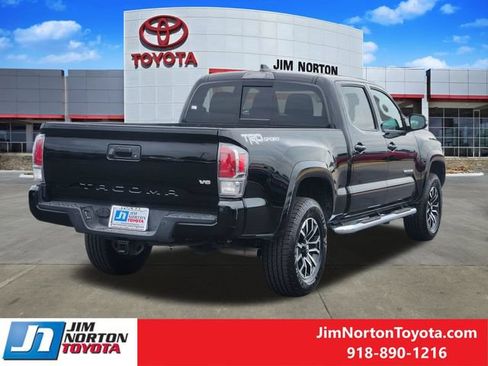 Used 2022 Toyota Tacoma TRD Sport w/ Technology Package RWD image 6