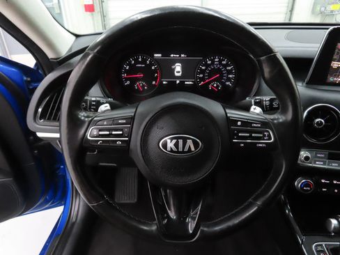 Used 2018 Kia Stinger Premium AWD/4WD image 15