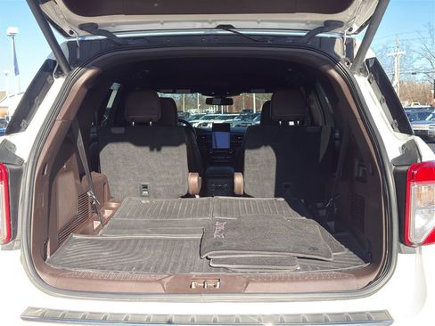 Used 2022 Ford Explorer King Ranch w/ Technology Package image 9