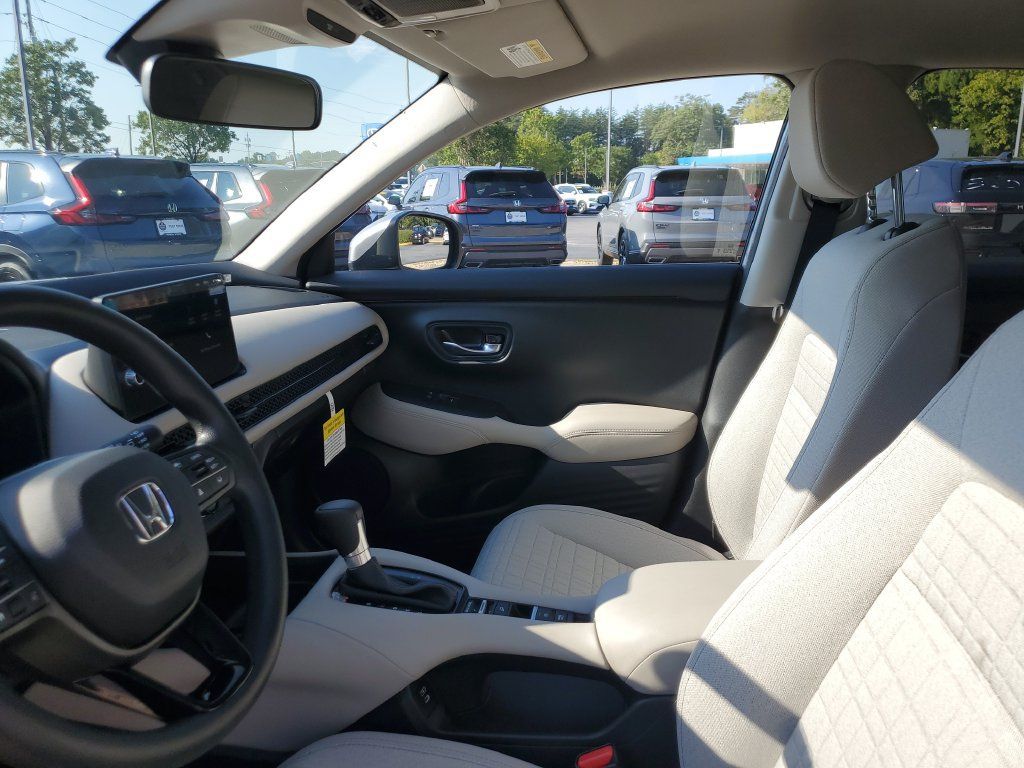 New 2027 Honda HR-V LX image 14