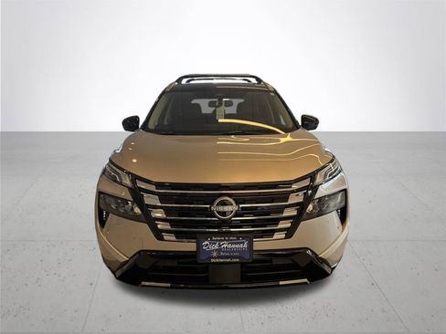 New 2026 Nissan Rogue Platinum image 3