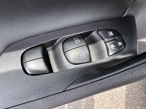 Used 2015 Nissan Altima 2.5 SL w/ Technology Package FWD image 9