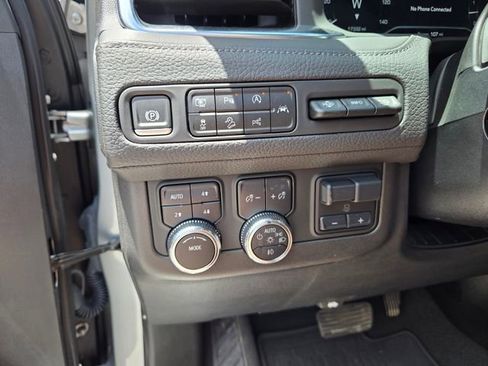Used 2024 GMC Yukon Denali w/ Advanced Technology Package AWD/4WD image 24