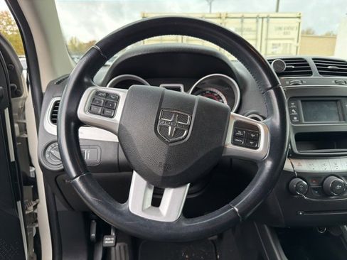 Used 2020 Dodge Journey SE w/ SE Popular Equipment Group image 13