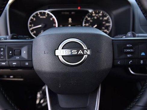 Certified 2025 Nissan Rogue SV image 18